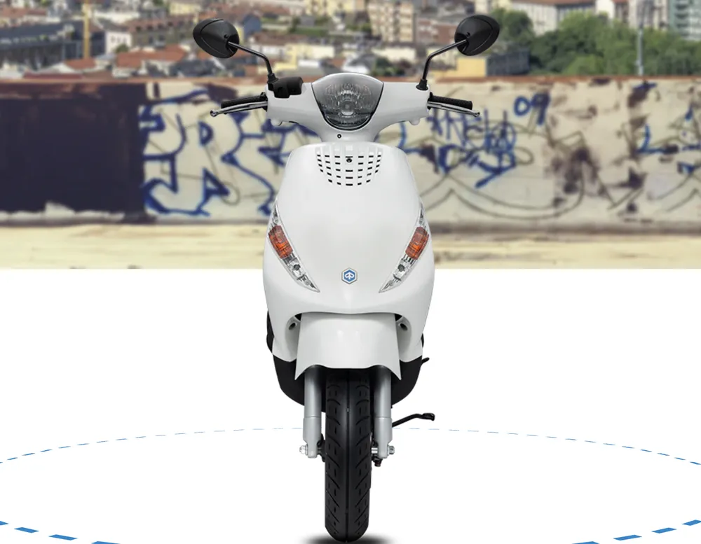 Kiểu dáng đẹp, nhưng Piagio Zip lại là mẫu xe ngốn xăng. Ảnh: Piagio Kiểu dáng đẹp, nhưng Piagio Zip lại là mẫu xe ngốn xăng. Ảnh: Piagio