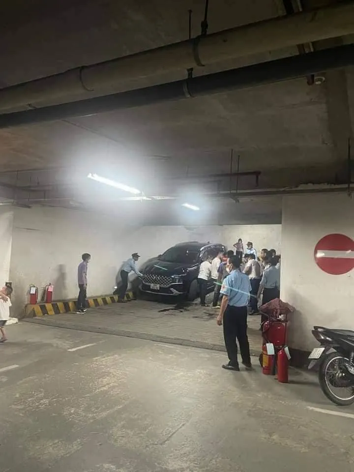 Thông thường, chiều dài, độ dốc và độ quanh co của mỗi trung tâm thương mại khác nhau. Ảnh: MXH