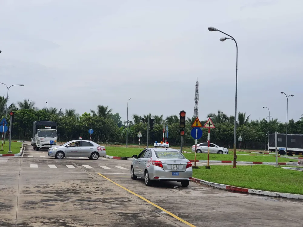 Với quy định mới trong đào tạo, sát hạch cấp GPLX, người học sẽ khó để lấy được bằng lái xe hơn trước đây.