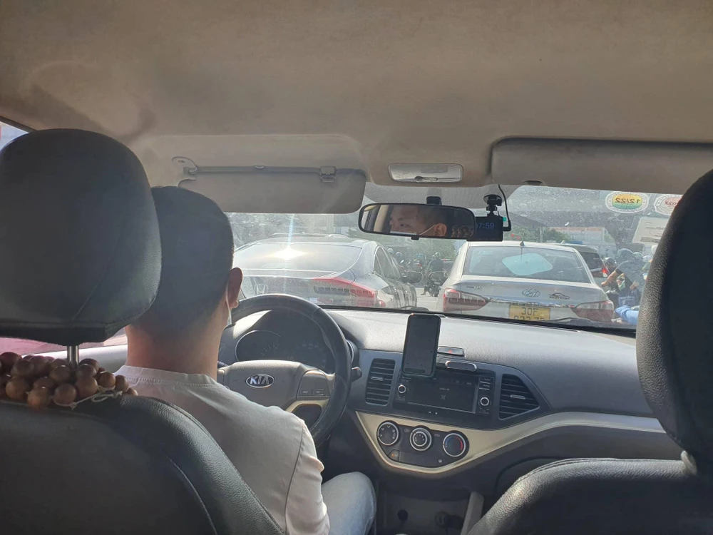 Cần loại ngay những vật dụng này trên ô tô để tránh rước 'bà hoả' tới ảnh 1