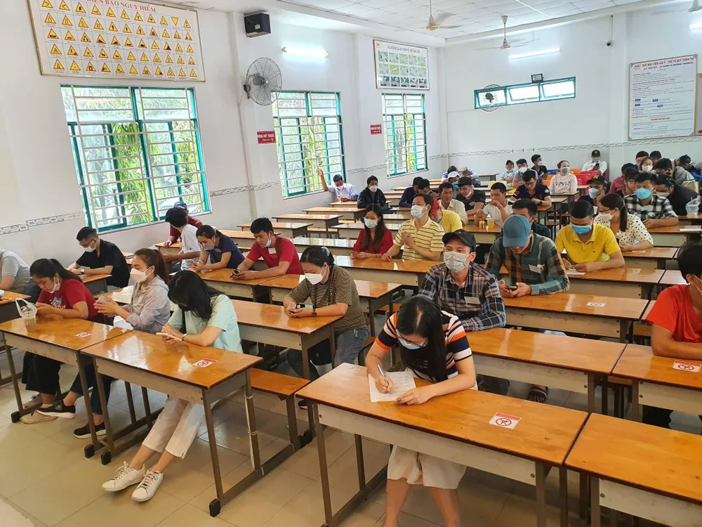 Người phải đủ điều kiện về sức khoẻ mới được cấp GPLX. Ảnh: TN