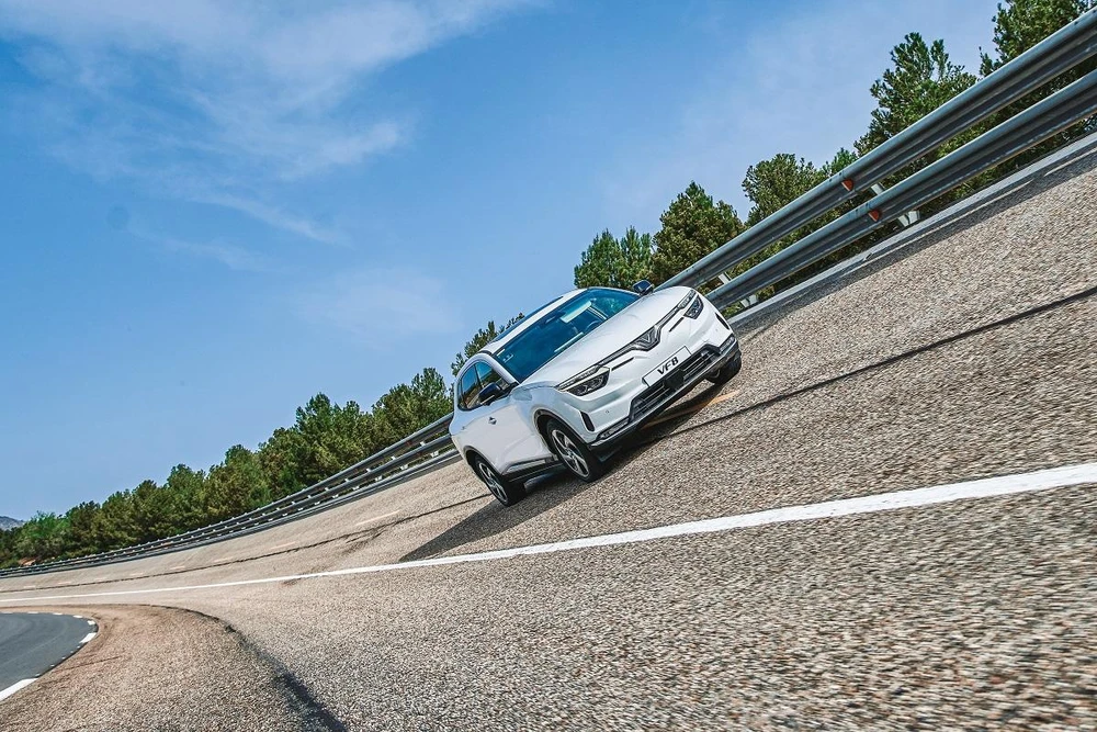 Tham dự sự kiện, khách hàng sẽ được chiêm ngưỡng và lái thử siêu phẩm VinFast VF 8.