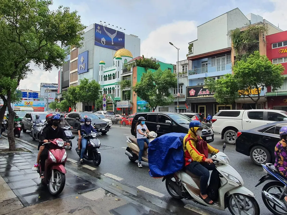 người điều khiển xe máy