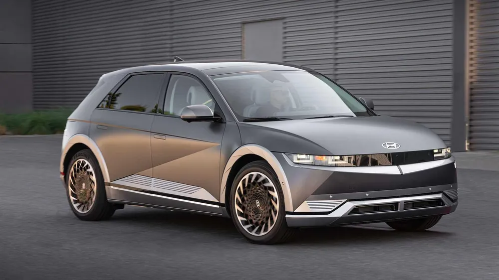 Mẫu Hyundai Ioniq 5 có thể sẽ tăng giá bán trong phiên bản 2023. Ảnh: Motor1 Mẫu Hyundai Ioniq 5 có thể sẽ tăng giá bán trong phiên bản 2023. Ảnh: Motor1