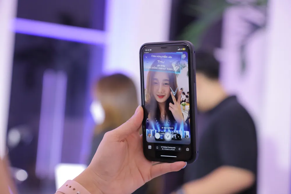 Đại nhạc hội cũng có sự góp mặt của nhiều bạn trẻ đến để check in.