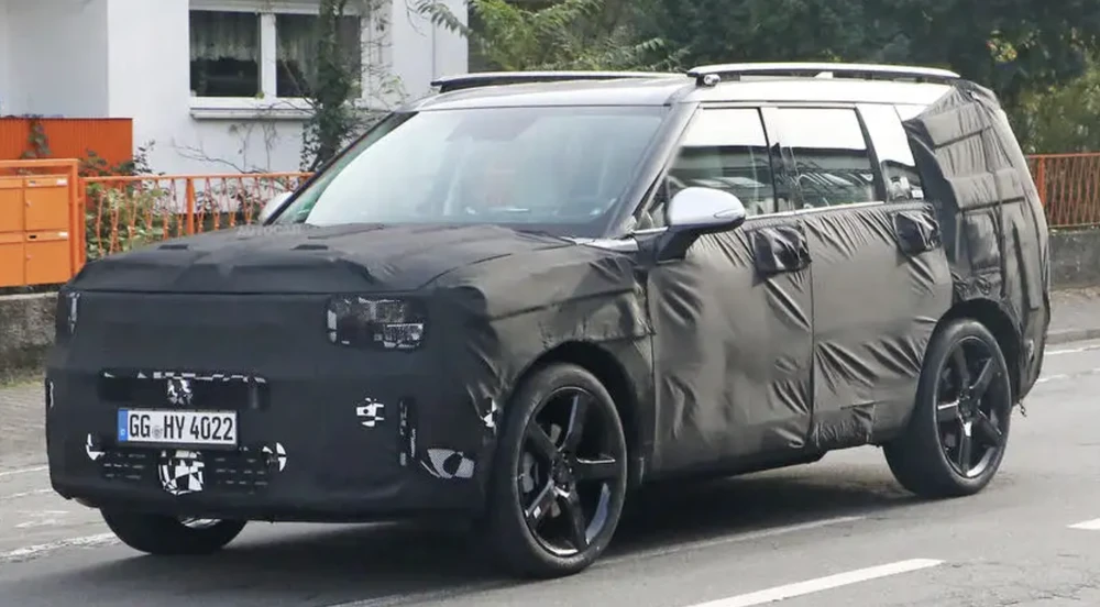 Hyundai SantaFe thế hệ mới vẫn chưa có phiên bản điện hoàn toàn. Ảnh: Autocar