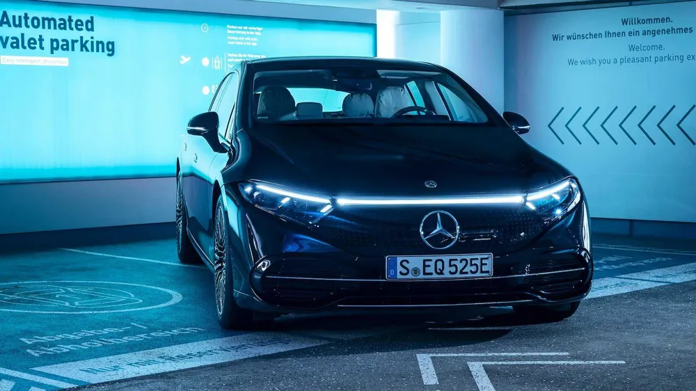 Tìm chỗ đỗ xe không người lái rất tiện lợi cho chủ xe. Ảnh: Motor1 Tìm chỗ đỗ xe không người lái rất tiện lợi cho chủ xe. Ảnh: Motor1