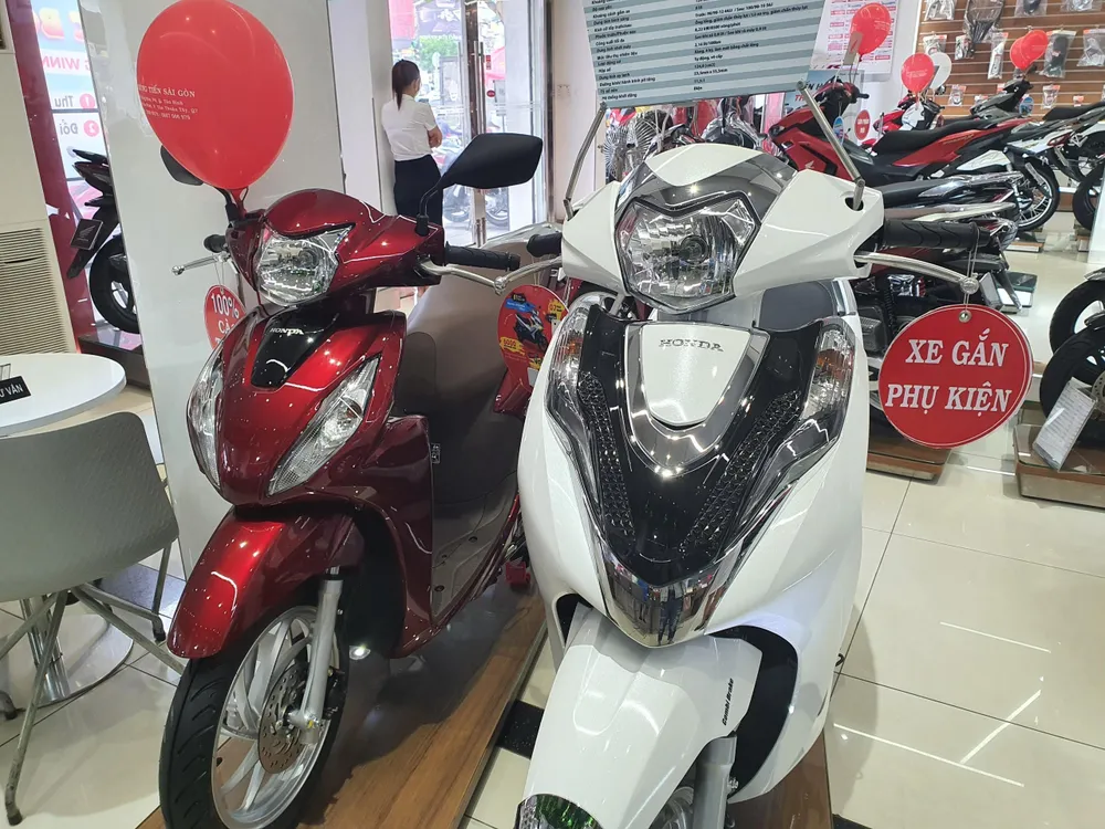 Giá của Honda Vision thay đổi tuỳ từng chính sách của các đại lý khác nhau. xe tay ga