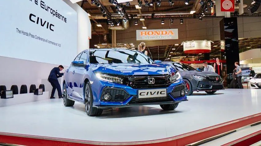 Dịp cuối năm, nhiều mẫu xe mới cũng được các hãng ra mắt để người dân mua sắm chơi tết.