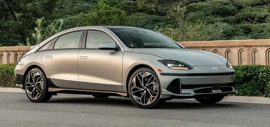 Mẫu Hyundai Ioniq 6 có giá khởi điểm từ 987 triệu đồng. Ảnh: Motor1 Mẫu Hyundai Ioniq 6 có giá khởi điểm từ 987 triệu đồng. Ảnh: Motor1