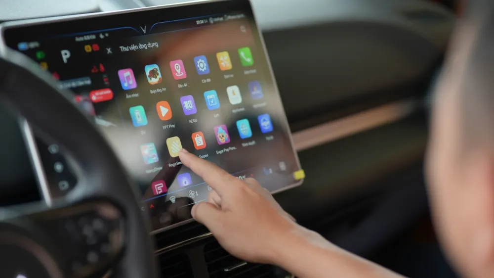 Loạt công nghệ an toàn và tính năng thông minh là ưu điểm vượt trội của xe điện.