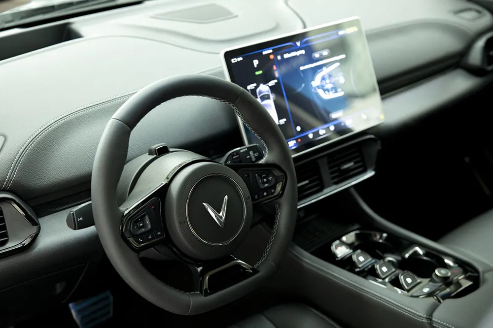 VF 8 được giới chuyên môn đánh giá cao nhờ loạt trang bị nổi trội trong phân khúc D-SUV.