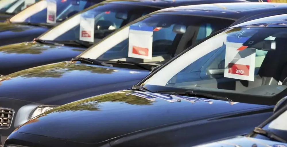 Bán xe qua Internet là một phương thức không thể thiếu hiện nay. Ảnh: Motor1 Bán xe qua Internet là một phương thức không thể thiếu hiện nay. Ảnh: Motor1