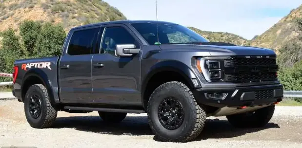 Ford tiếp tục lựa chọn sự kết nối giữa Apple CarPlay và Android Auto trên ô tô của mình. Ảnh: MOTOR1