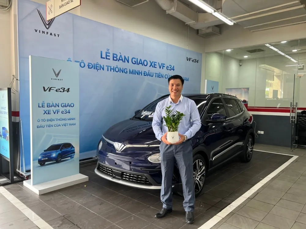 Anh Vinh Solar là một trong những người tham gia cuộc thi “Khoảnh khắc đáng nhớ cùng VinFast”. Anh Vinh Solar là một trong những người tham gia cuộc thi “Khoảnh khắc đáng nhớ cùng VinFast”.