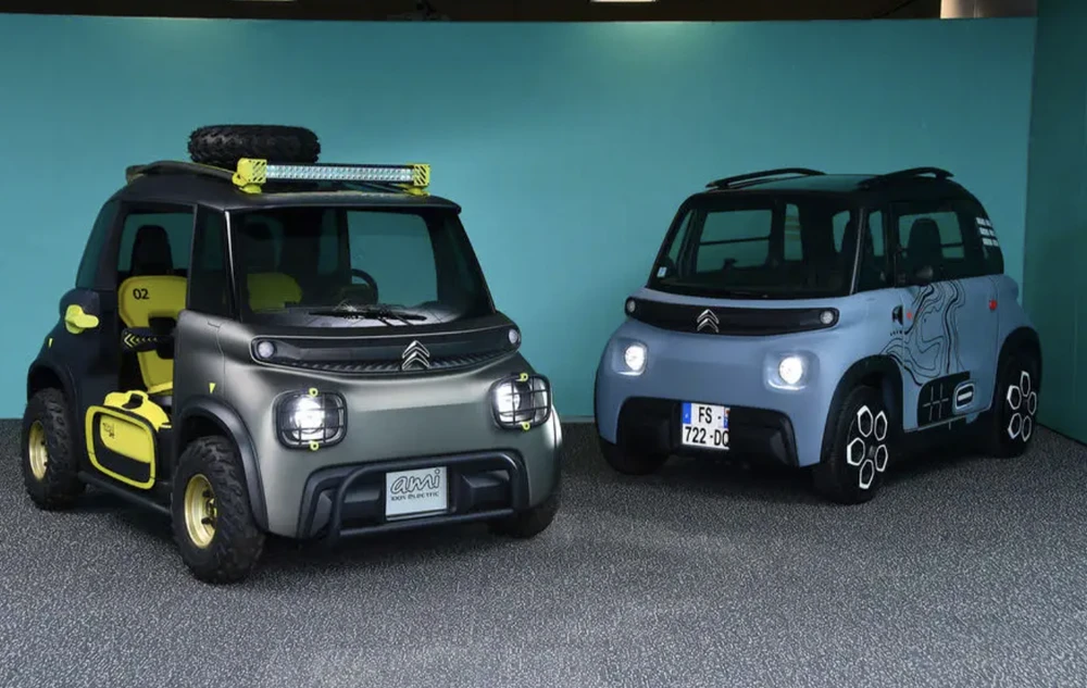 Chiếc xe được thiết kế với mái vòm có thể tháo rời. Ảnh: Autocar