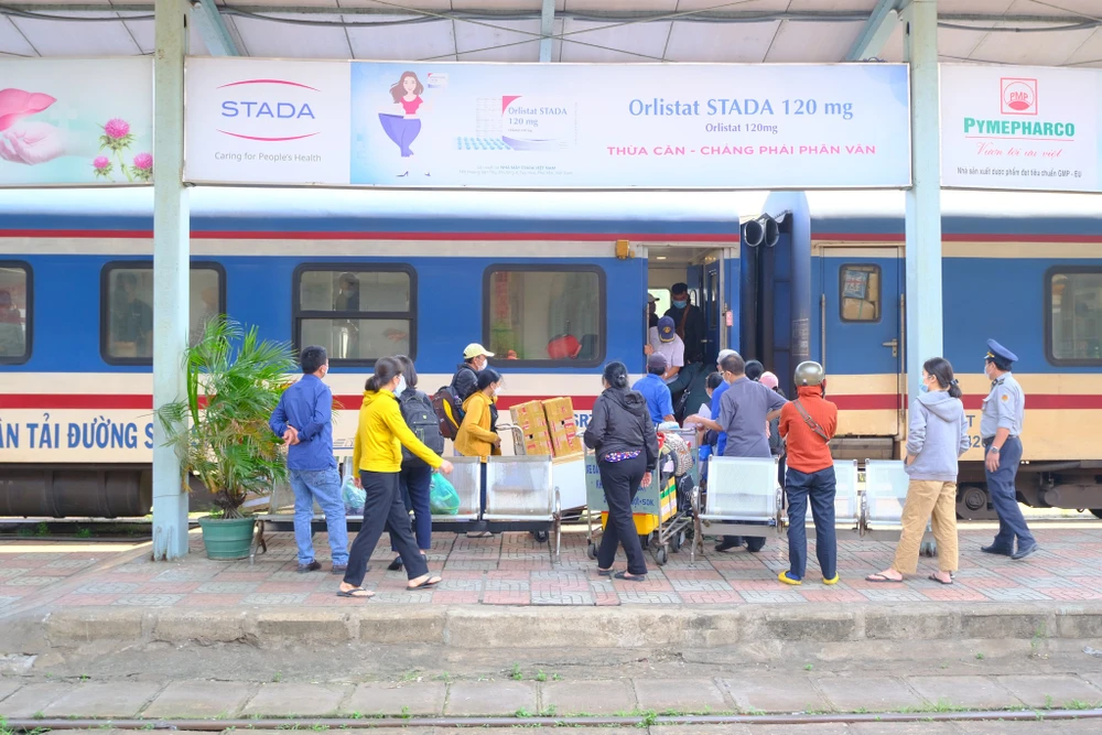 Ngành đường sắt tổ chức các loạt tàu chạy thường xuyên sau dịp lễ 2-9. đi tàu hỏa