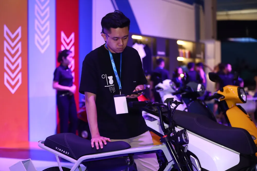 Ngoài 3 mẫu ô tô mới, xe đạp điện của VinFast cũng là tâm điểm tại triển lãm.