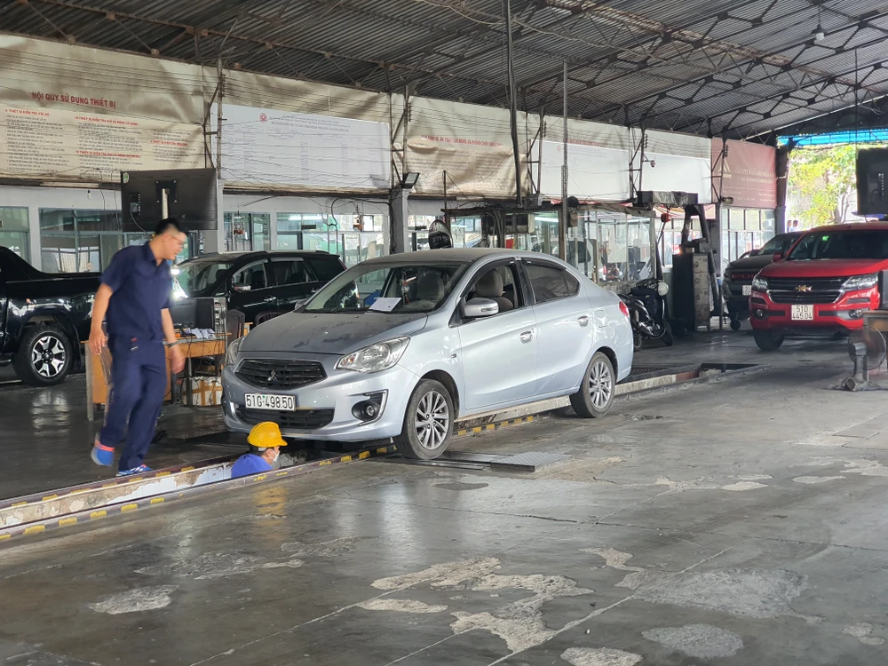 Gần đây các TTĐK trên địa bàn TP.HCM giảm số lượng xe đến đăng kiểm rõ rệt. Ảnh: TN
