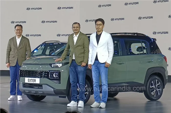 Hyundai Exter được xem là "tiểu SantaFe" với nhiều trang bị hấp dẫn. Ảnh: Autocarindia Hyundai Exter được xem là "tiểu SantaFe" với nhiều trang bị hấp dẫn. Ảnh: Autocarindia