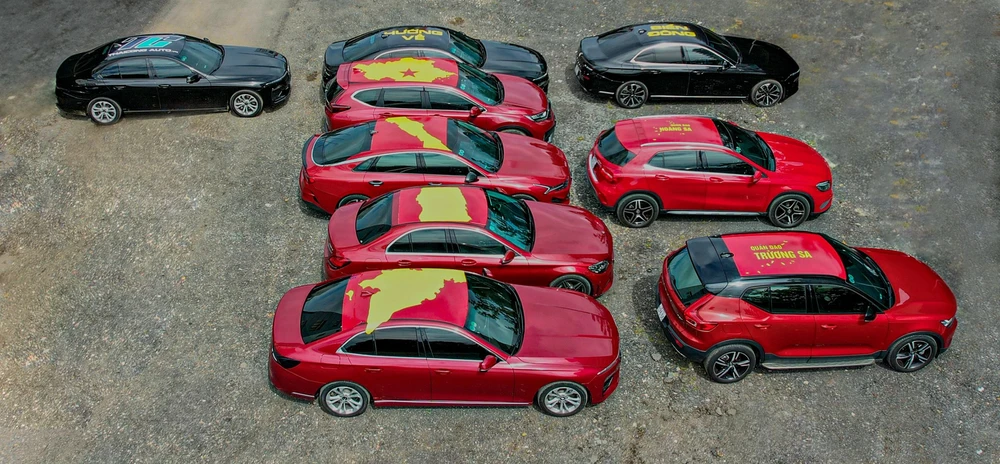 Bản đồ Việt Nam với thông điệp chủ quyền lãnh thổ Việt Nam, chủ quyền biển đảo Việt Nam được ThaiCong Auto ráp lại bằng các dòng xe.