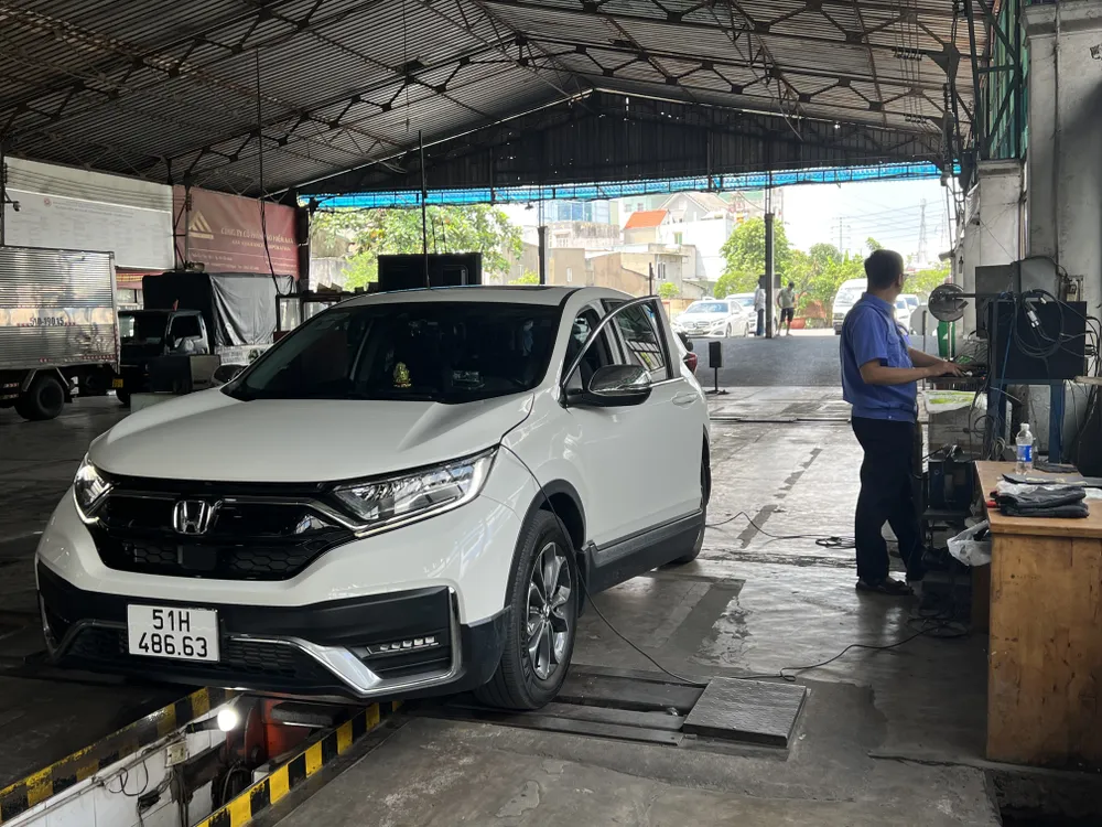 Sở GTVT TP dự báo nhu cầu đăng kiểm sẽ tăng những tháng cuối năm. Ảnh: TN dang-kiem