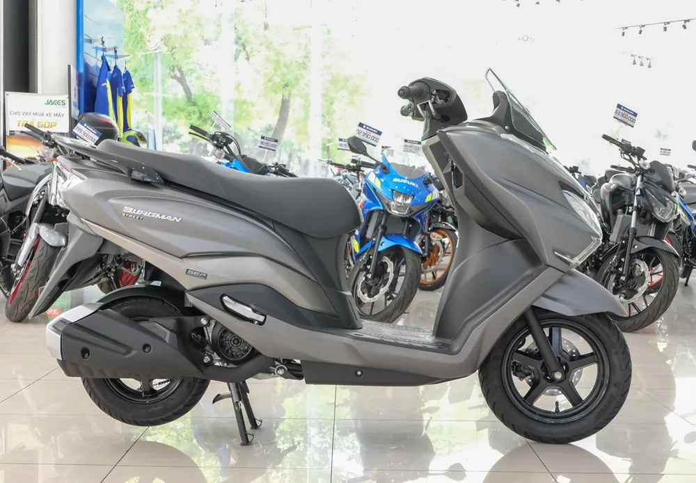 Suzuki Burgman street giảm giá chỉ còn 26,9 triệu đồng.
