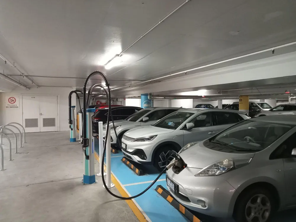 Còn tại Australia, 48% số người Australia được hỏi cho biết sẽ lựa chọn xe điện là chiếc xe tiếp theo