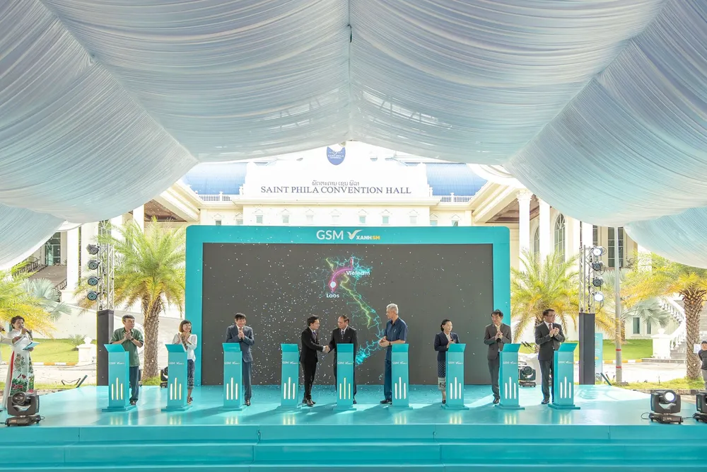 Hãng gọi xe Việt, Xanh SM chính thức khai trương dịch vụ tại Lào hôm 9-11.