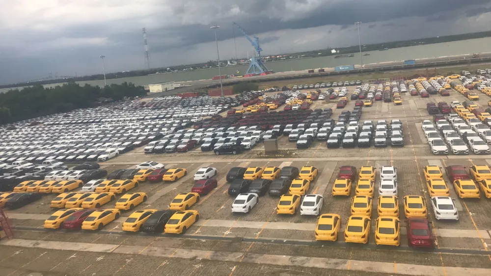 Ô tô con nhập khẩu trong tháng 10 tăng hơn 2.000 chiếc so với tháng 9.