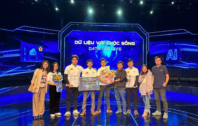 TNhóm KINO tại Chung kết Digital Data for Life. Ảnh: VF