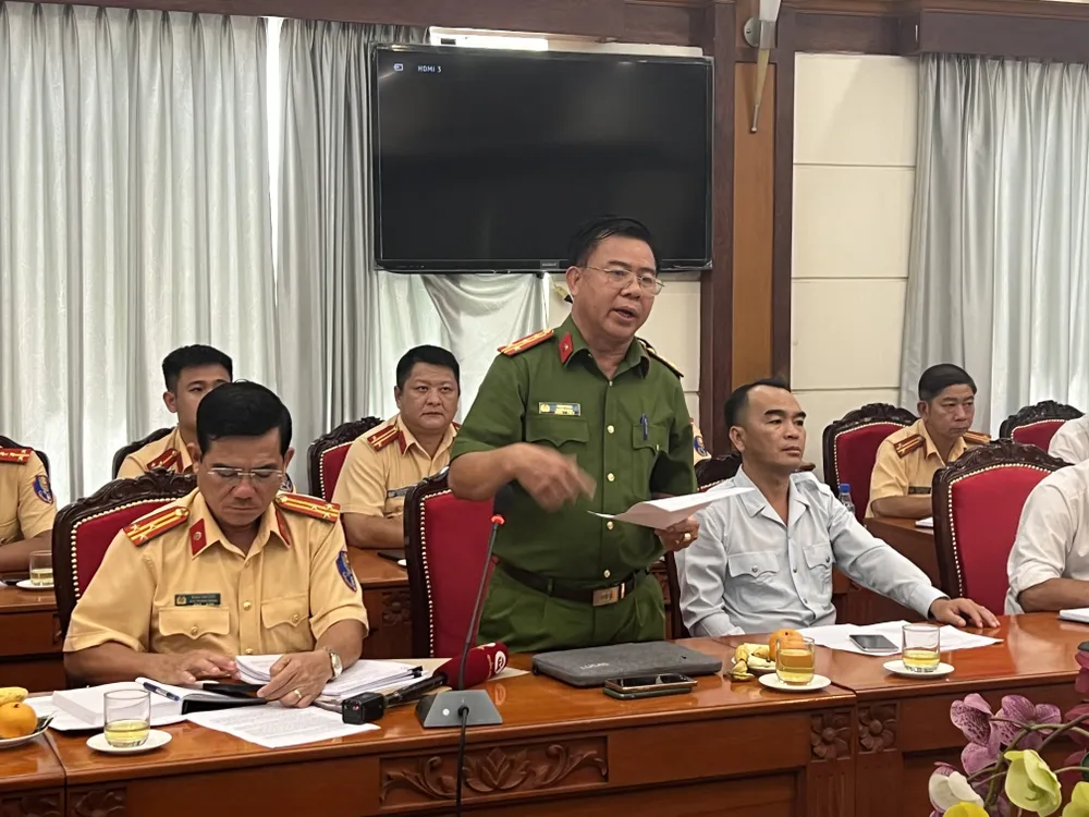 Ông Trần Thảo, Trưởng khoa CSGT, Trường Đại học Cảnh sát Nhân dân góp ý tại Hội thảo. Ảnh: TN IMG_0895.JPG