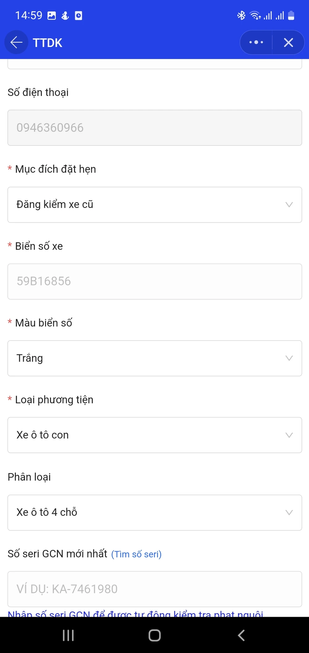 Chủ xe điền các thông tin để đặt lịch. (Ảnh chụp màn hình: TN) app-dang-kiem-3.jpg