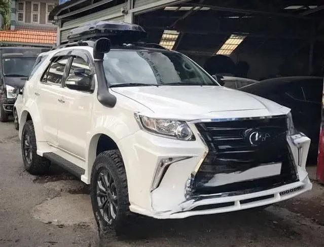 Một chiếc xe sang được độ ống thở nhìn "chất chơi" hơn hẳn. Ảnh: MXH ống thở