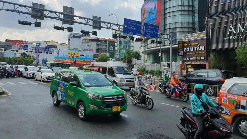 Luật Trật tự an toàn giao thông đường bộ quy định chi tiết về chấp hành báo hiệu đường bộ. tín hiệu đèn vàng