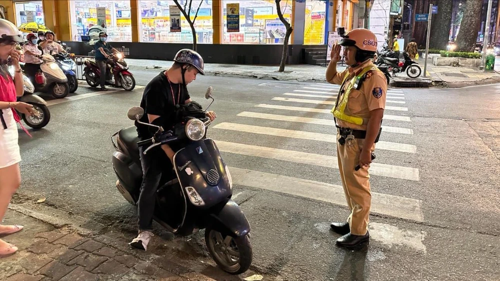 Luật quy định các trường hợp Cảnh sát giao thông được dừng xe người vi phạm. Ảnh: TN Cảnh sát giao thông