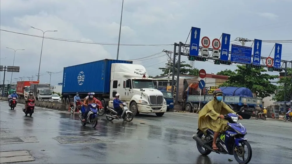 Nếu chưa có bằng lái xe ô tô thì người dân không thể thi bằng lái hạng E. Ảnh: TN bằng lái hạng E