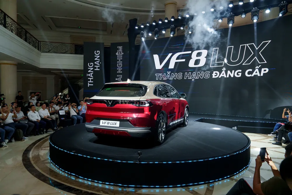 VF 8 Lux tiếp tục mang đến cho người dùng trải nghiệm lái an toàn và thư thái với hàng loạt công nghệ hỗ trợ lái nâng cao. A2.jpg