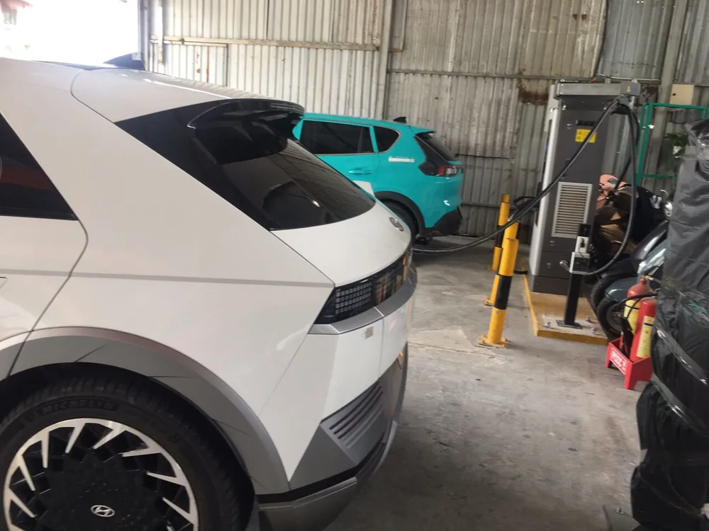 xây dựng trạm sạc