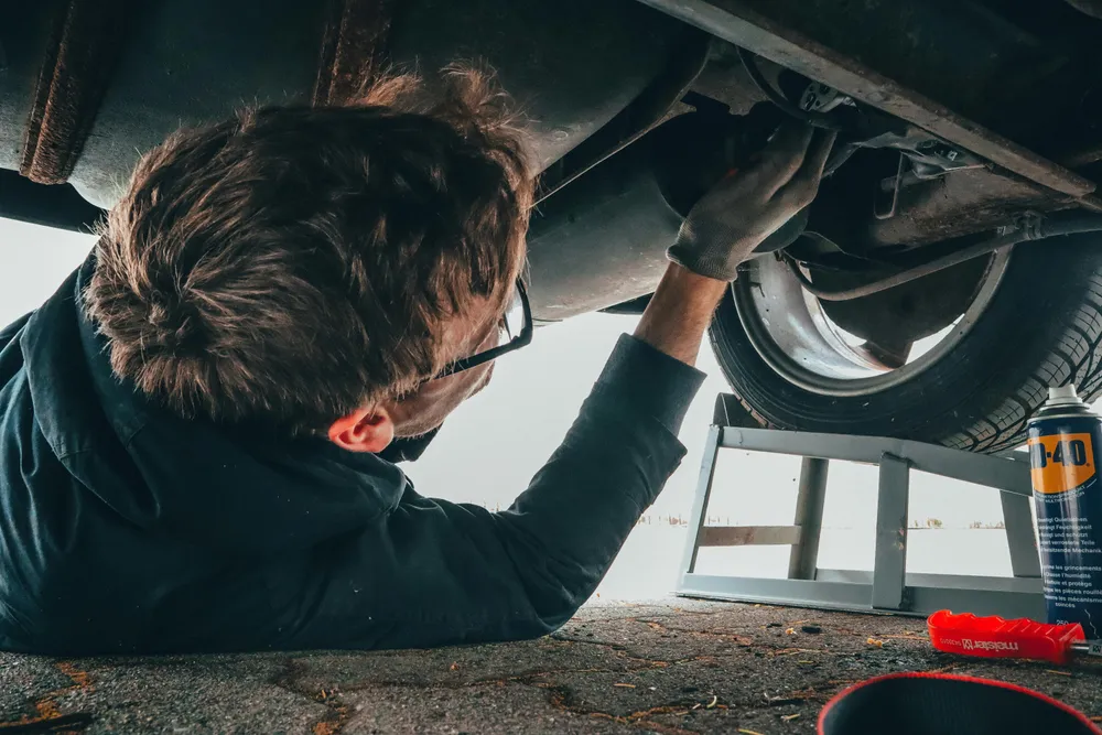Nắm bắt được 15 nguyên nhân này, chủ xe sẽ đỡ tốn kém chi phí sửa xe hơn. Ảnh: Pexels dong-co-kho-no-1.jpeg