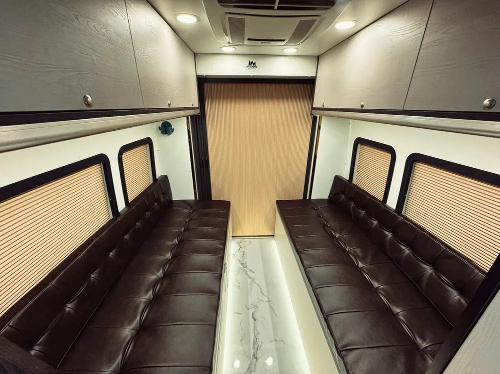 Bên trong một chiếc Mobile Home đã được cải tạo. Ảnh: TN mobile-home.jpg