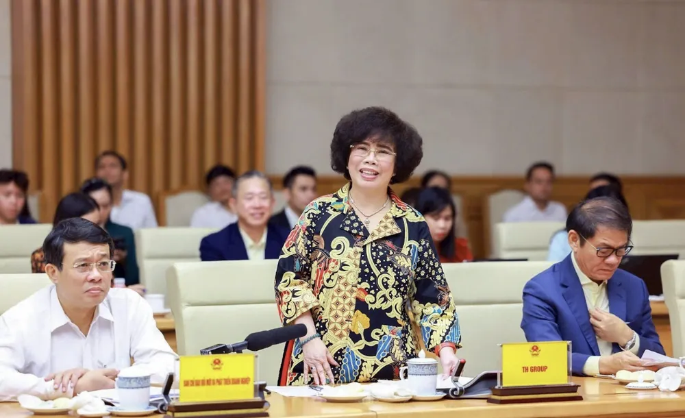 Anh hùng Lao động Thái Hương cho rằng: Đầu tư vào sức khỏe là góp phần phát triển nòi giống của một dân tộc. Vinh Quang Việt Nam
