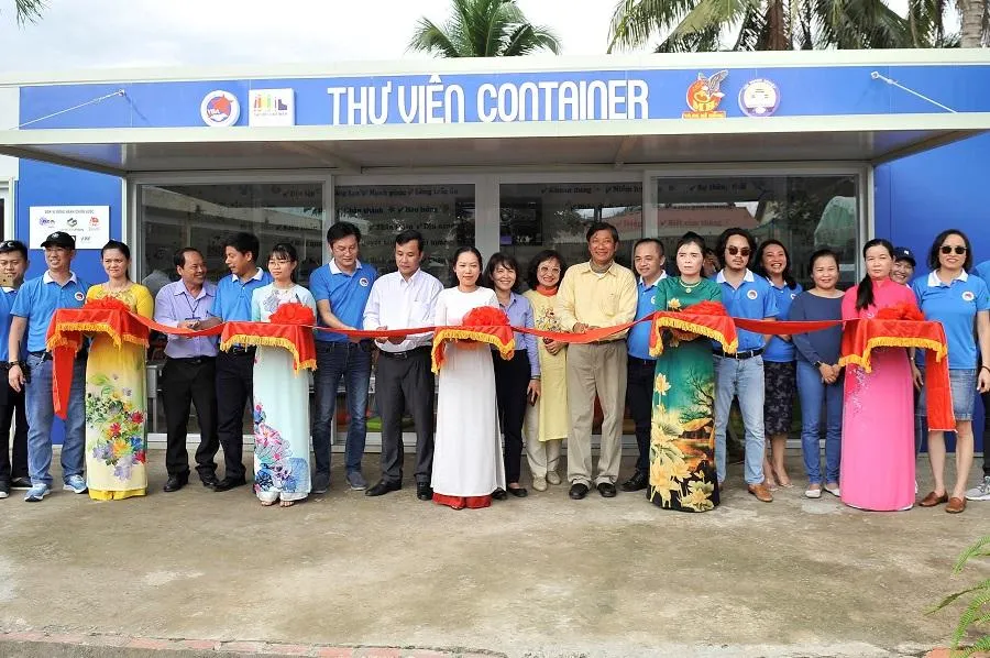 Năm 2020 Hội doanh nhân trẻ TP.HCM trao tặng container thư viện cho trường tiểu học Qưới Thành-Bến Tre.