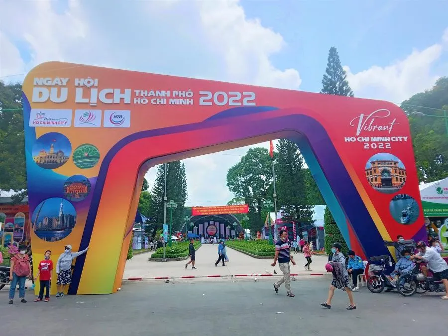 Doanh thu du lịch tháng 5 tăng nhờ Ngày hội Du lịch TP.HCM thu hút hàng ngàn lượt khách tham quan mua tour. ẢNH: TÚ UYÊN Doanh thu du lịch tháng 5 tăng nhờ Ngày hội Du lịch TP.HCM thu hút hàng ngàn lượt khách tham quan mua tour. ẢNH: TÚ UYÊN