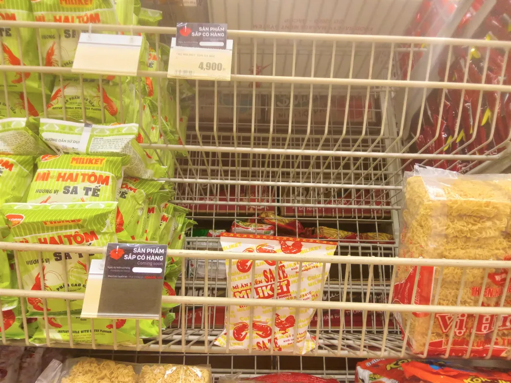 Mì ăn liền sắp có hàng. ẢNH: TÚ UYÊN