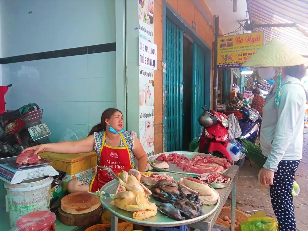Các chợ tăng cường phối hợp kiểm soát nguồn gốc chất lượng hàng hóa nhất là thịt heo