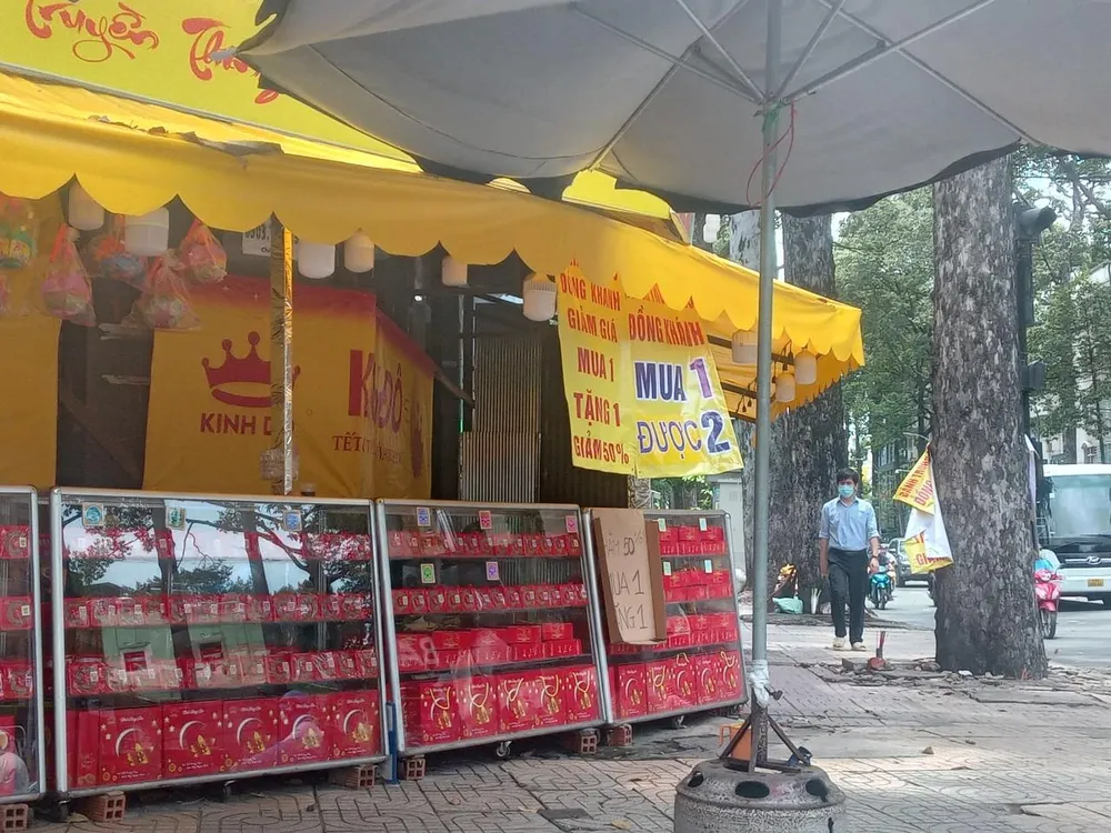 Nhiều khuyến mãi mua 1 tặng 1 tại một điểm bán quận 5. Nhiều khuyến mãi mua 1 tặng 1 tại một điểm bán quận 5.