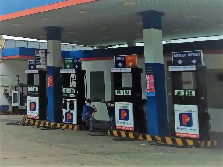 Cửa hàng nhượng quyền của Petrolimex quận Gò Vấp vắng khách