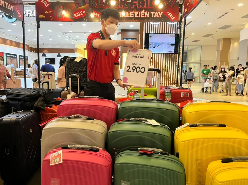 Vali vừa được giảm giá 60%-75% vừa bán đồng giá