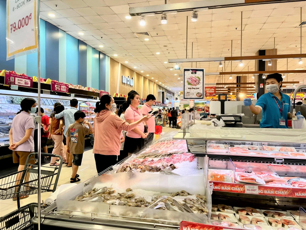 Tổng mức bán lẻ hàng hóa và doanh thu dịch vụ tiêu dùng 11 tháng năm 2022 tăng hơn 20% so với cùng kỳ Tổng mức bán lẻ hàng hóa và doanh thu dịch vụ tiêu dùng 11 tháng năm 2022 tăng hơn 20% so với cùng kỳ